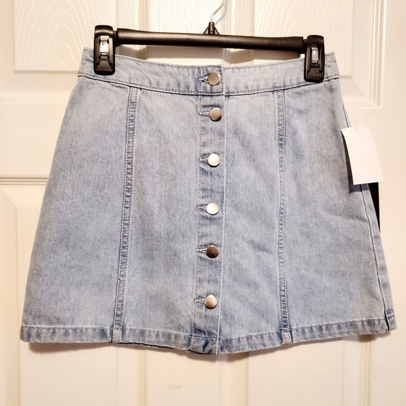 H&M Dresses & Skirts - H&M jean skirt size 6